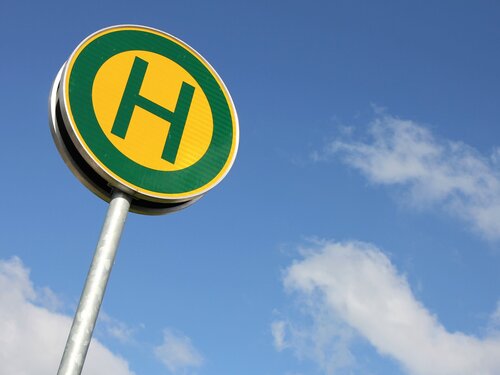 Deutsches Verkehrszeichen: Haltestelle